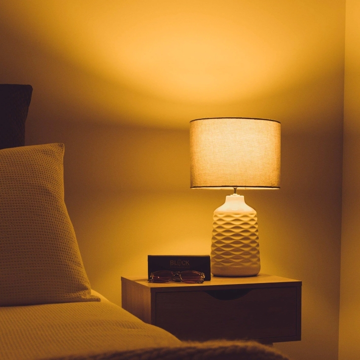 bedside lamp with e14 bulb